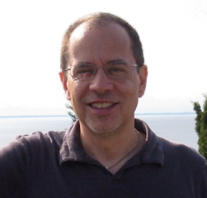 Massimo Testa - Romano di origine calabrese di adozione, cofondatore del Lubit Project, cura l'aspetto grafico della distro Lubit ed è Vicepresidente dell'associazione "Amici di Lubit"